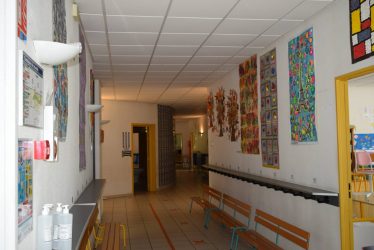 couloir_ecole_maternelle